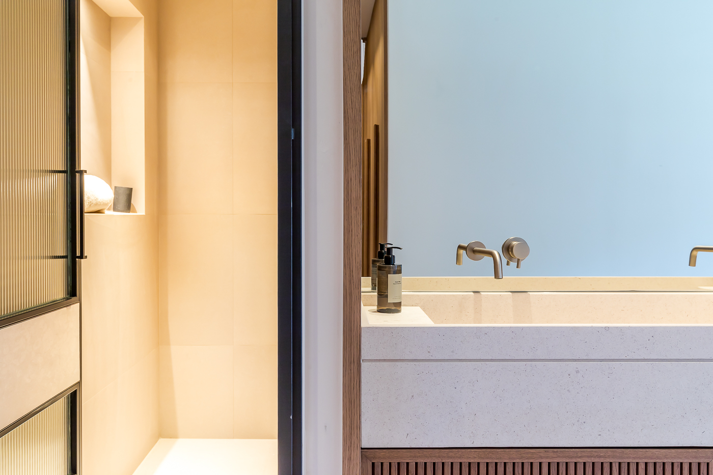 Nun╠âez de balboa, 71 10